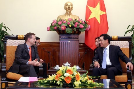 Economic cooperation prioritised in Vietnam-France bilateral relations  - ảnh 1